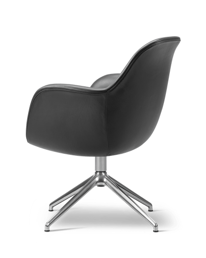 Fredericia Swoon Dining Armchair dreiefot. Velg tekstil