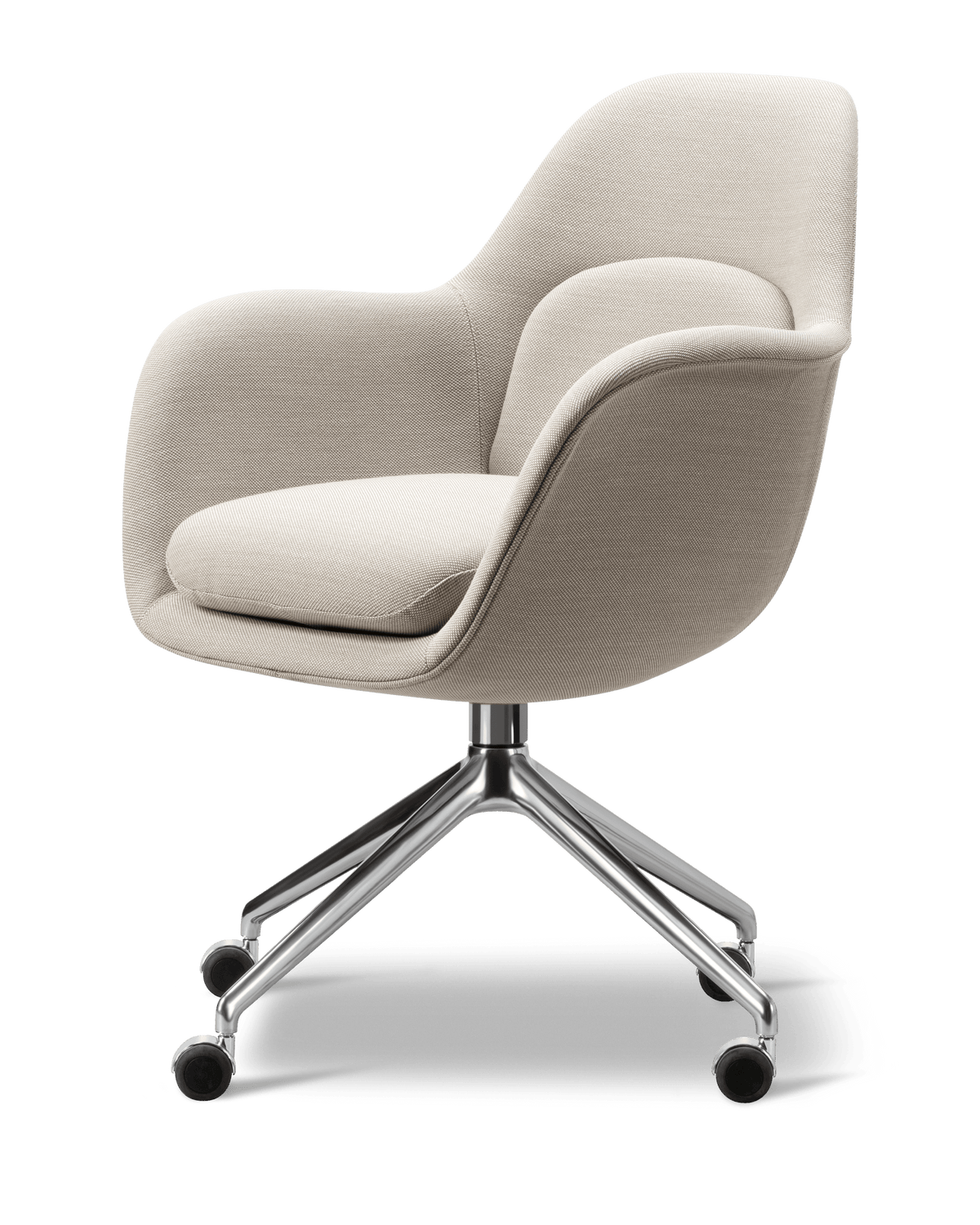 Fredericia Swoon Dining Armchair dreiefot. Velg tekstil
