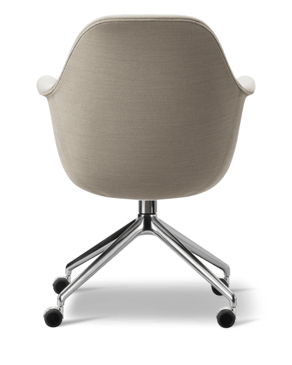 Fredericia Swoon Dining Armchair dreiefot. Velg tekstil