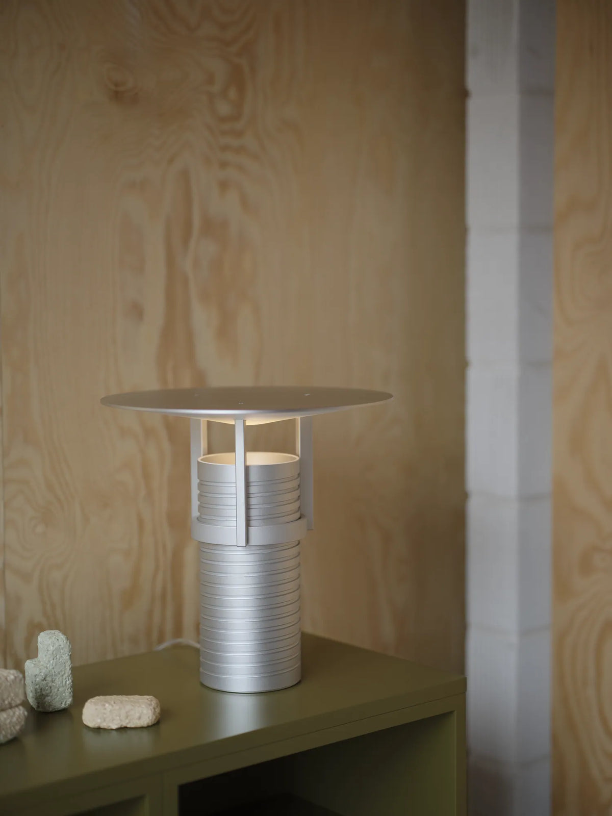 Muuto Set bordlampe. Aluminum