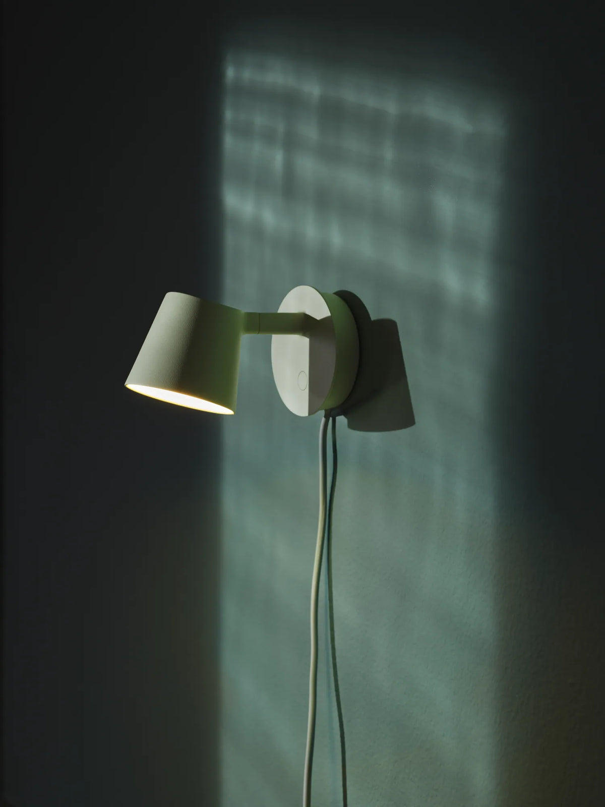 Muuto Tip vegglampe. Velg farge