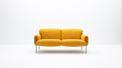 LK Hjelle Ami sofa 2-seter. Velg tekstil og benramme
