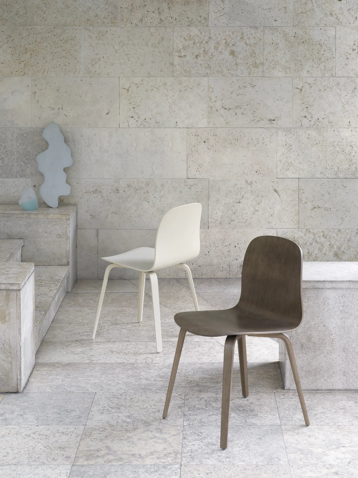Muuto Visu Chair spisestol med trebein, polstret. Velg tekstil