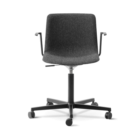 Fredericia Pato Office Armchair fullpolstret. Velg tekstil