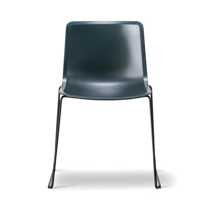 Fredericia Pato Sledge Chair polypropylensete. Velg understell og skall