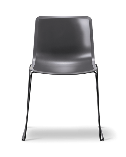 Fredericia Pato Sledge Chair polypropylensete. Velg understell og skall