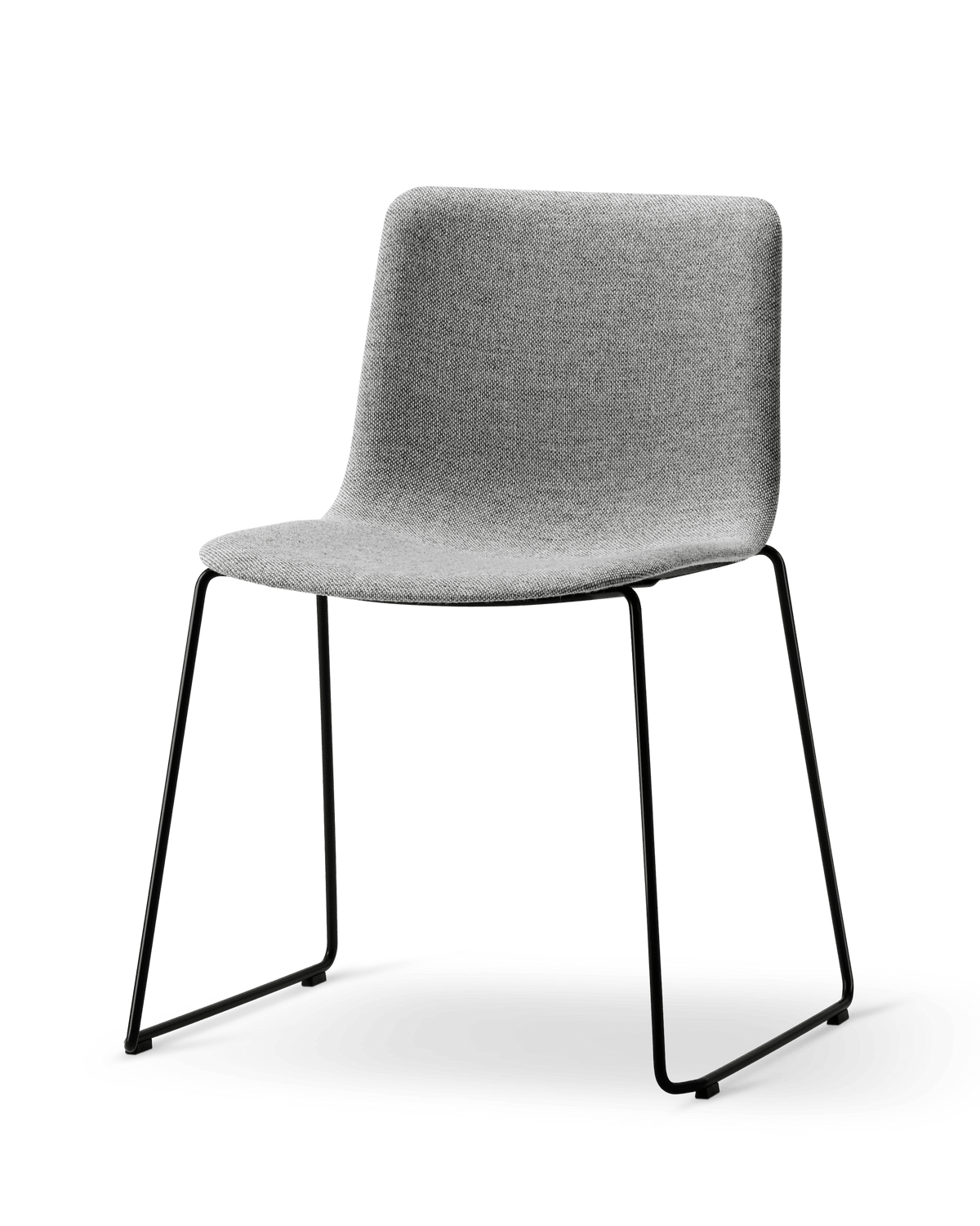Fredericia Pato Sledge Chair fullpolstret. Velg tekstil