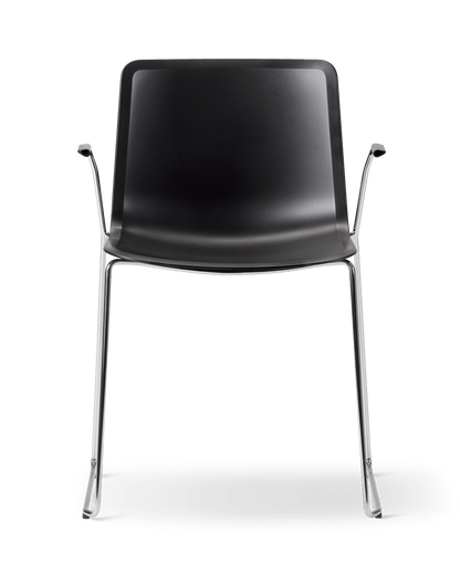 Fredericia Pato Sledge Armchair polypropylensete. Velg understell