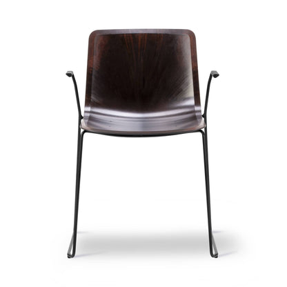 Fredericia Pato Paper Sledge Armchair Papershell-sete. Velg understell