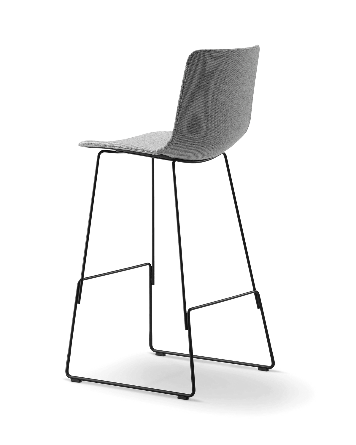 Fredericia Pato Sledge Barstool fullpolstret. Velg tekstil