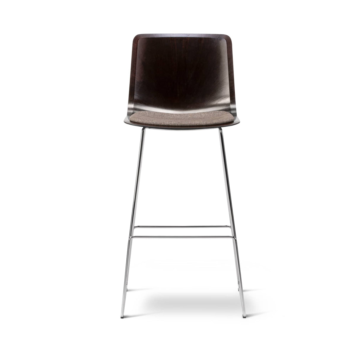 Fredericia Pato Paper Sledge Barstool setepolstret. Velg tekstil og skall