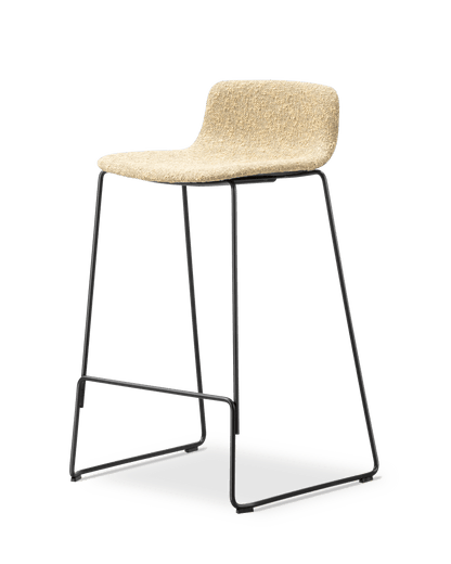 Fredericia Pato Sledge Stool fullpolstret. Velg tekstil