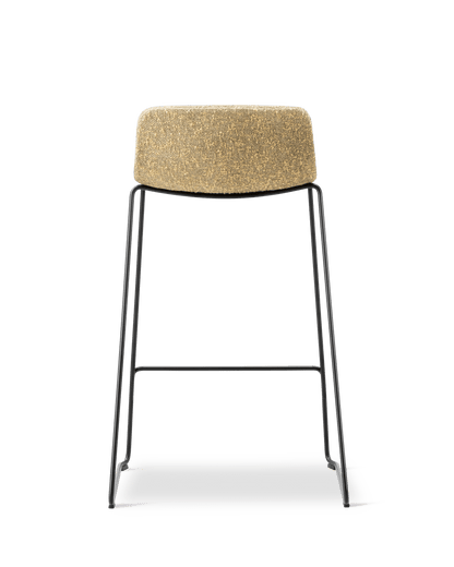 Fredericia Pato Sledge Stool fullpolstret. Velg tekstil