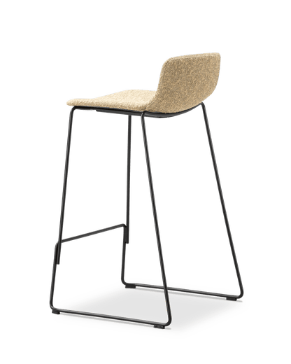 Fredericia Pato Sledge Stool fullpolstret. Velg tekstil
