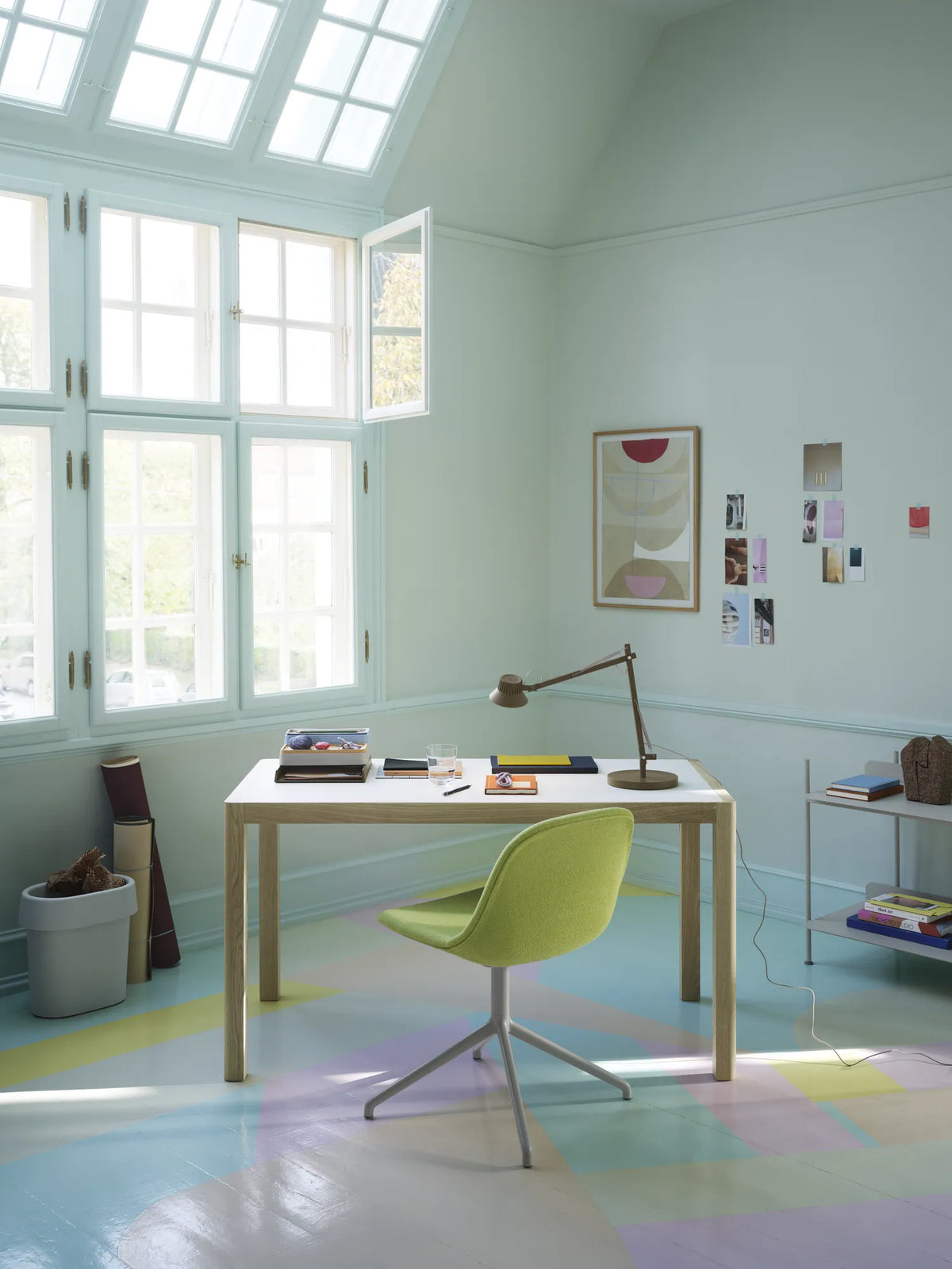 Muuto Fiber Side Chair spisestol med svingbart understell, polstret. Velg tekstil
