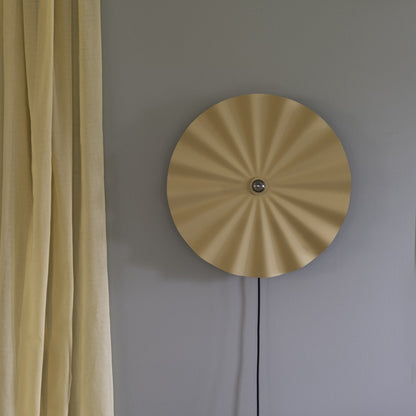 Ygg&Lyng Krum vegglampe