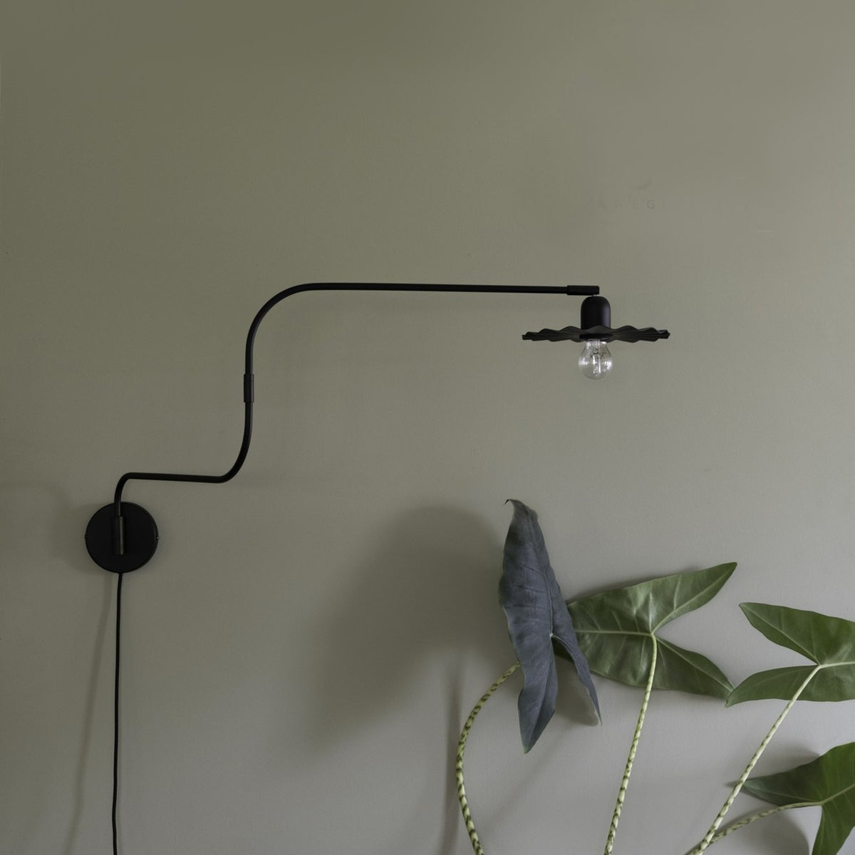 Ygg&Lyng Krum vegglampe