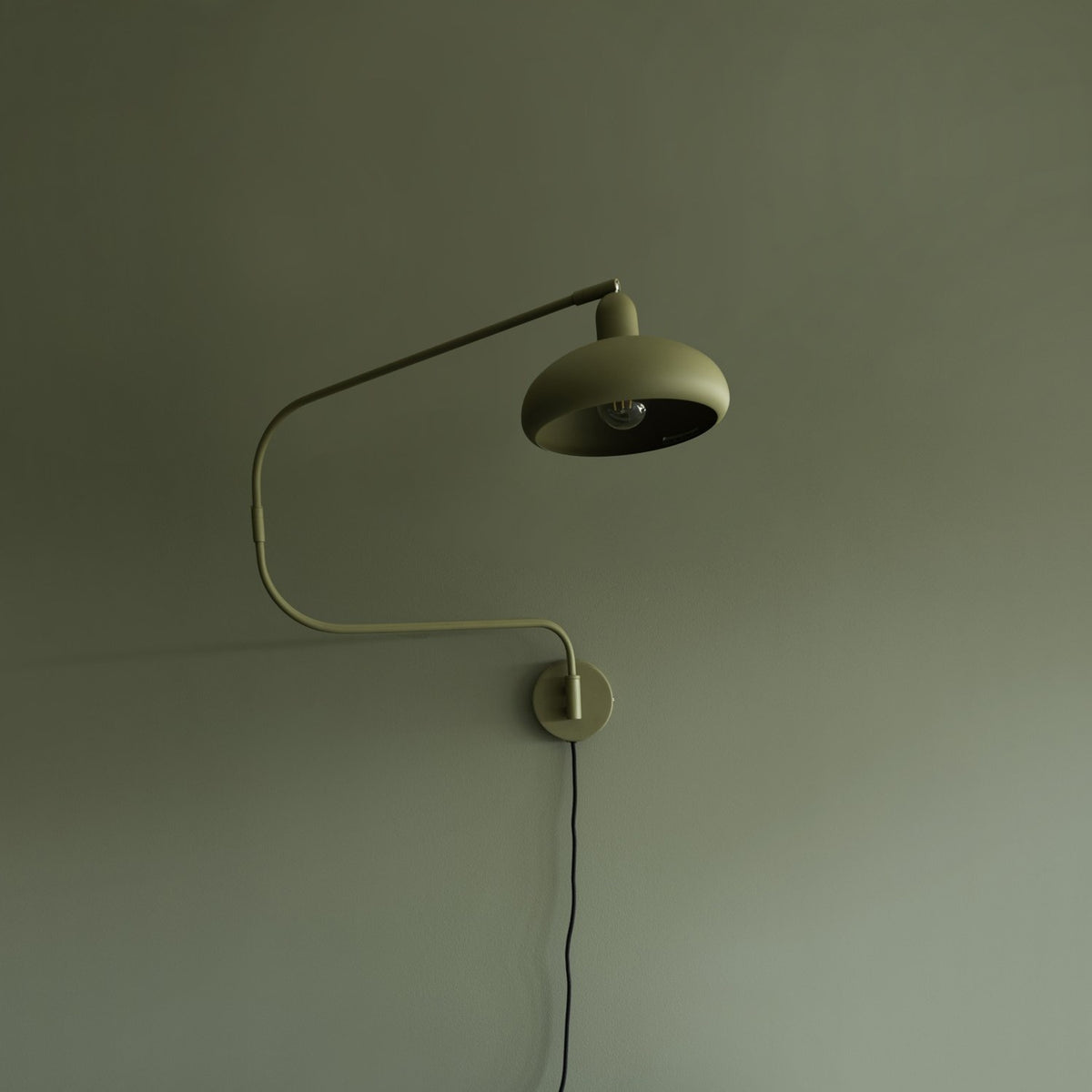 Ygg&Lyng Spring vegglampe
