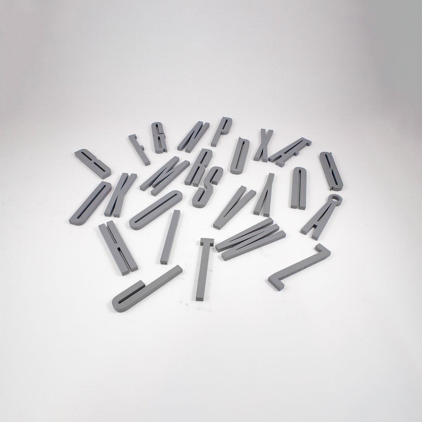 Design Letters Bokstaver i Tre, A-Z - Grå